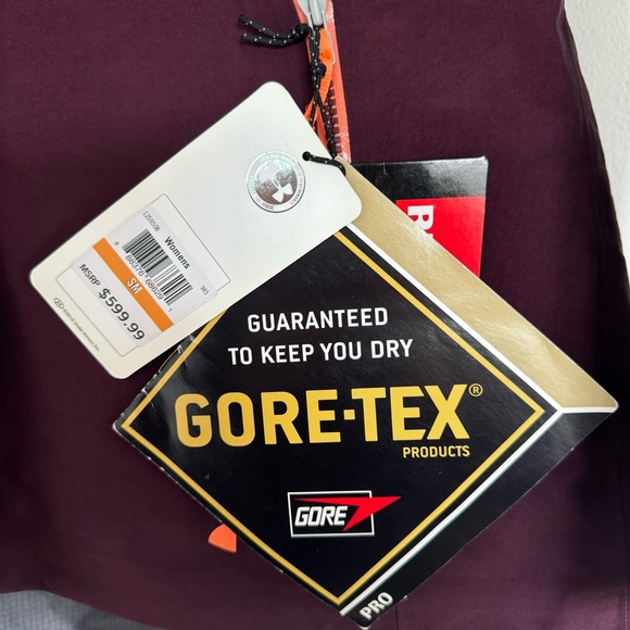 UA Storm Nimbus GTX Shell Jacket - Picture 8 of 14